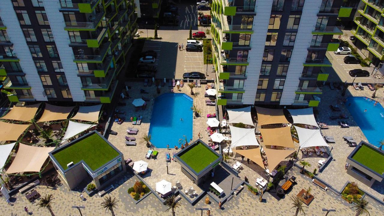 Rainbow Sea View Apartment Spa N Pool Resort - Parking 마마이아 외부 사진