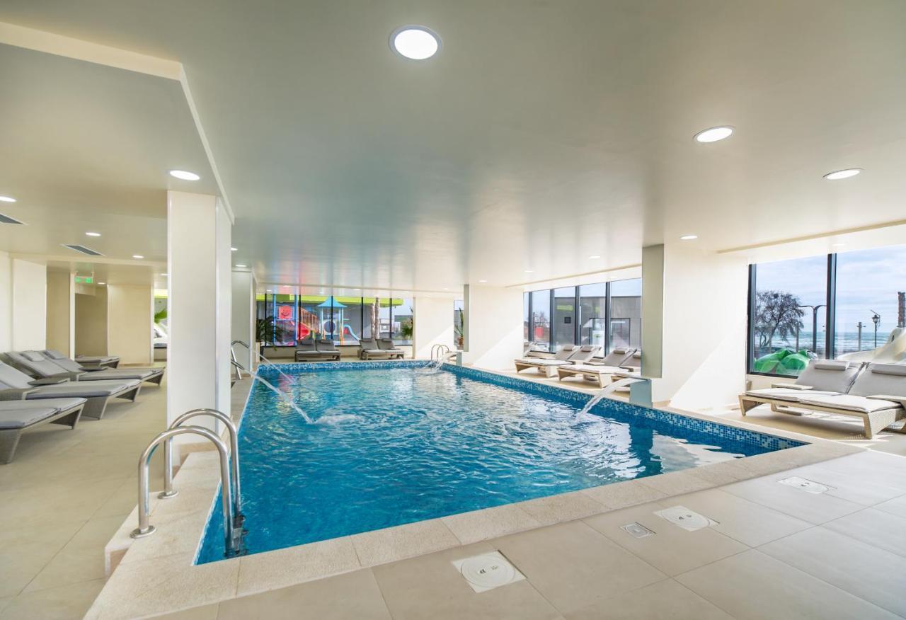 Rainbow Sea View Apartment Spa N Pool Resort - Parking 마마이아 외부 사진
