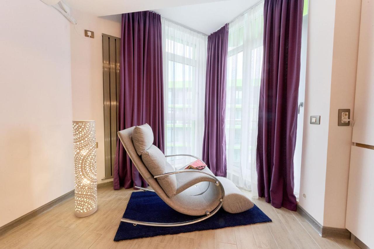 Rainbow Sea View Apartment Spa N Pool Resort - Parking 마마이아 외부 사진