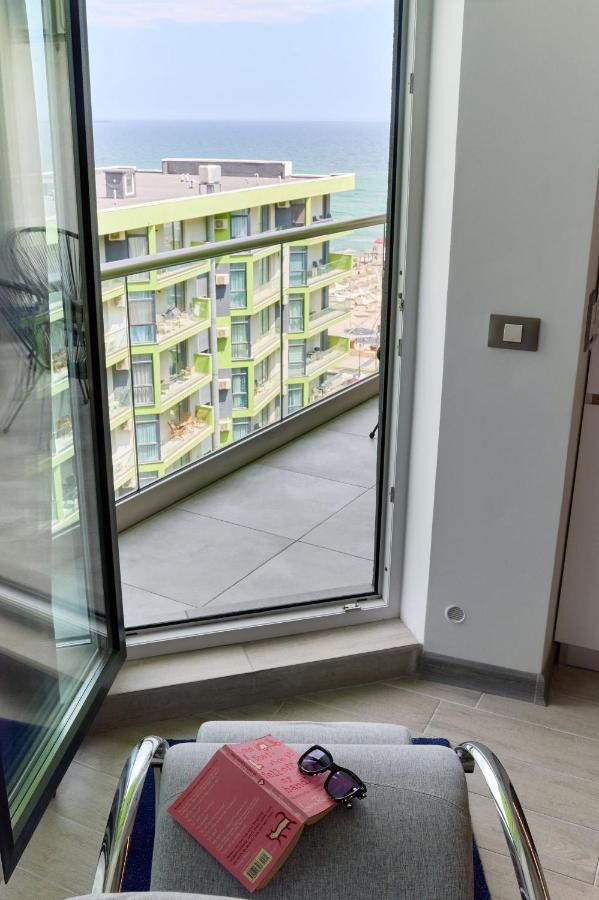 Rainbow Sea View Apartment Spa N Pool Resort - Parking 마마이아 외부 사진